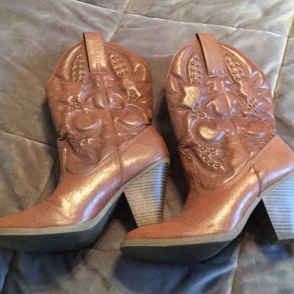 Shoes - Heeled cowgirl boots